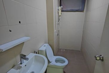 I Residence @ I City