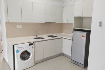 I Residence @ I City