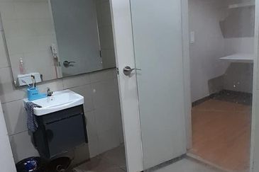 I Residence @ I City