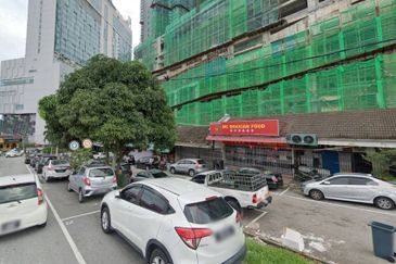 1 sty Shop-lot with basement, Intermidiate lot. Tmn Century