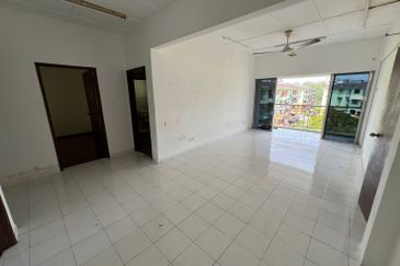 Lily & Jasmine Apartment