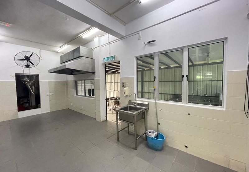 Pusat Perdagangan Danga Utama