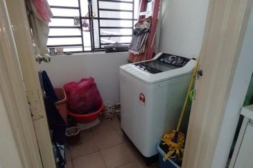 D'Summit Residences @ Kempas Utama