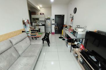 D'Summit Residences @ Kempas Utama