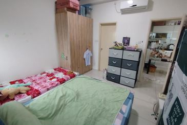 D'Summit Residences @ Kempas Utama