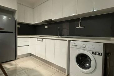 Almas Suites @ Puteri Harbour