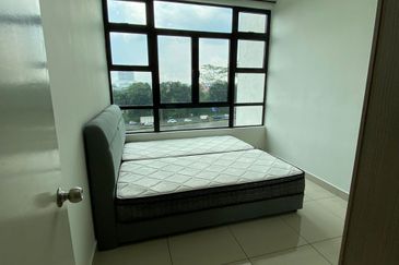 D'Summit Residences @ Kempas Utama