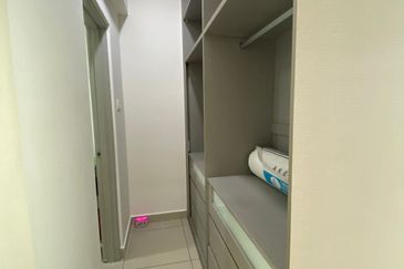 D'Summit Residences @ Kempas Utama