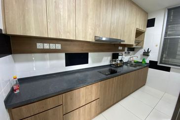 D'Summit Residences @ Kempas Utama