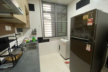 D'Summit Residences @ Kempas Utama