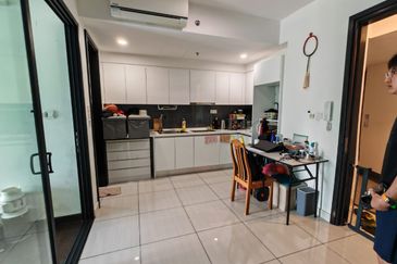 Almas Suites @ Puteri Harbour