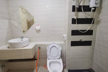 D'Summit Residences @ Kempas Utama