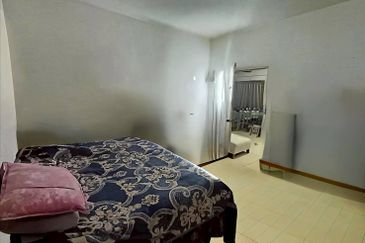 Bangunan Duta Impian (The Embassy Suites)