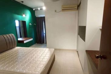 Bangunan Duta Impian (The Embassy Suites)