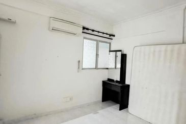 Sri Intan (Bandar Seri Alam)