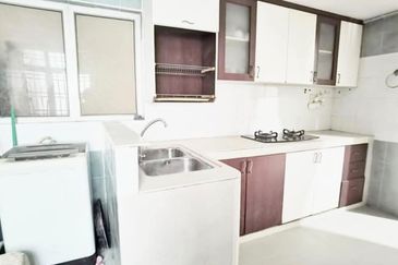 Sri Intan (Bandar Seri Alam)