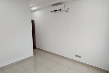 SKS Habitat Apartment, Larkin