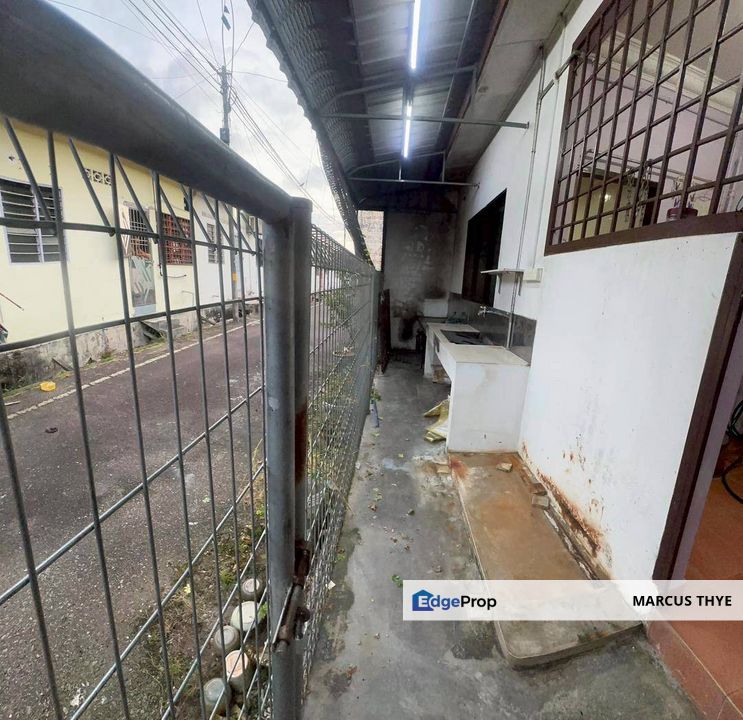 Taman Utama, Johor, Pekan Nanas (Pekan Nenas)