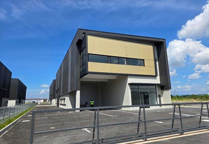 I8 Industrial Park @ Bukit Raja for rent. Many units on hands.