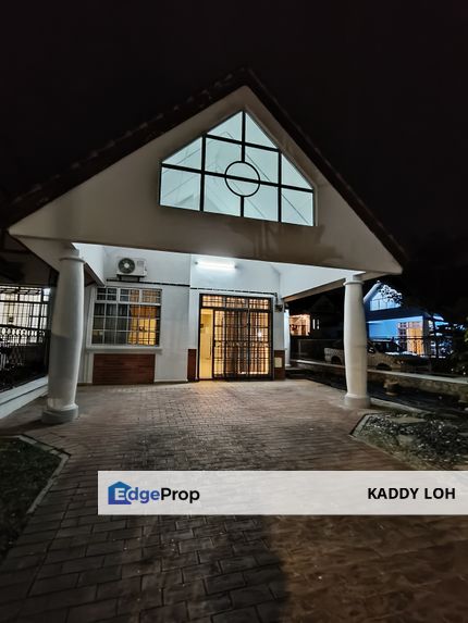 Taman Rinting | 1 Storey Terrace House End Lot with Extra Land | Gated and Guarded , Johor, Masai