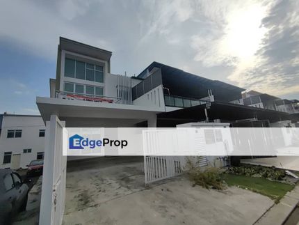 Maya Heights end lot Seri Alam Double Storey , Johor, Masai