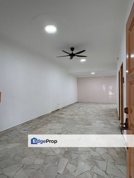 JALAN BENTARA, TUN AMINAH SINGLE STOREY TERRACE FOR SALE WITH GOOD CONDITION, Johor, Skudai