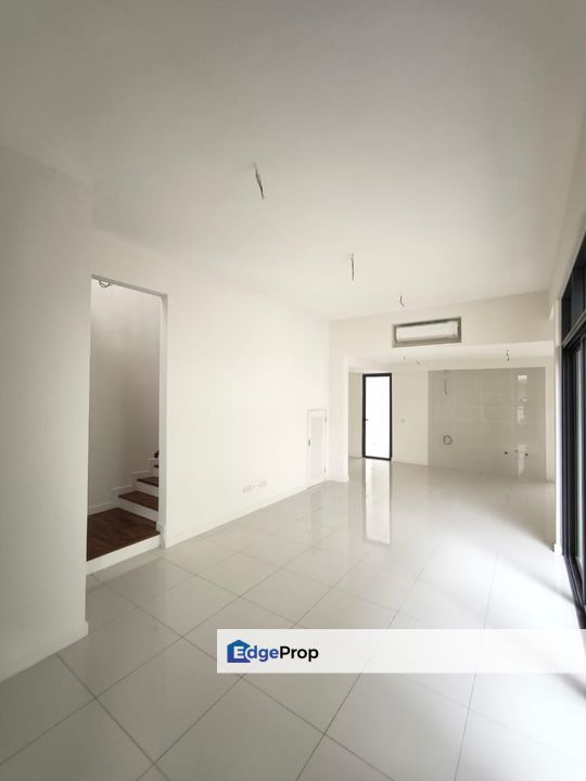 Avira @ Medini Phase 4,2 Storey Terrace For Sale, Lowest in Market, and will be converted to freehold, Johor, Nusajaya