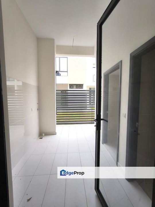 Avira @ Medini Phase 4,2 Storey Terrace For Sale, Lowest in Market, and will be converted to freehold, Johor, Nusajaya