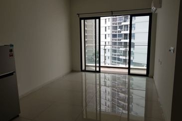 Baypoint @ Country Garden Danga Bay