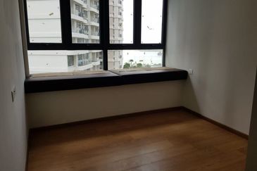 Baypoint @ Country Garden Danga Bay