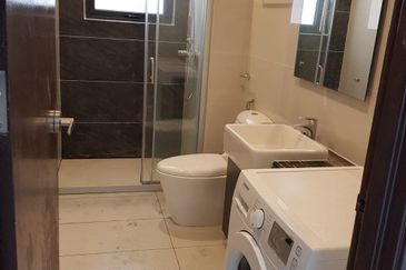 Baypoint @ Country Garden Danga Bay