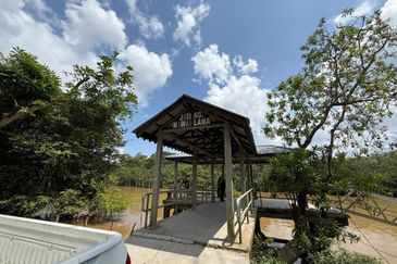 Kota Tinggi, Mawai, Mukim Hulu Sungai Sedili Besar, private Island Land With Feature of Tourism 