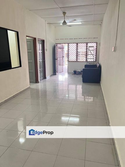 Taman Universiti Single Storey Terrace House with Partial Furnish For SALE, Jalan Penyiaran 15, Johor, Skudai