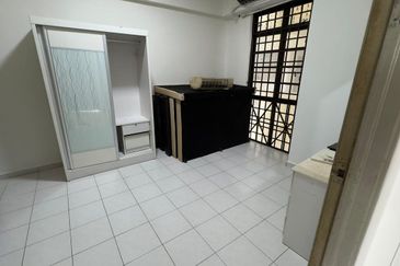 Tanjung Puteri Condominium