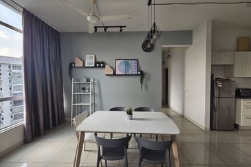 Dedaun Hijau (Greenfield Regency)