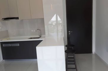 Baypoint @ Country Garden Danga Bay