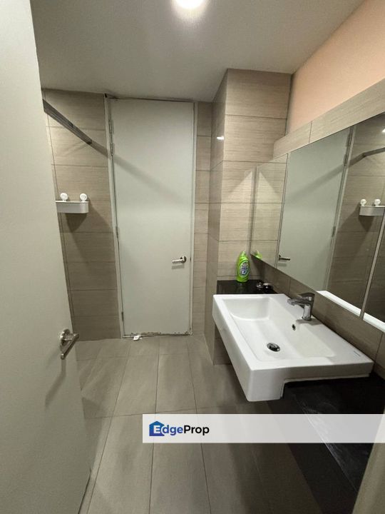 For RENT Water Edge @ Senibong Cove, Permas Jaya 2 bedroom Fully Furnish Unit, Johor, Masai