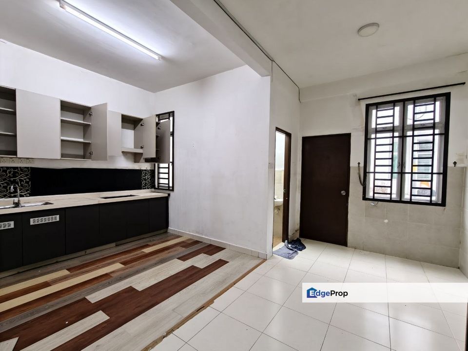 FULL LOAN UNIT 2.5 Storey Terrace House for Sale & for Rent, Jalan Scientex Jaya, Taman Scientex Senai, Johor, Senai