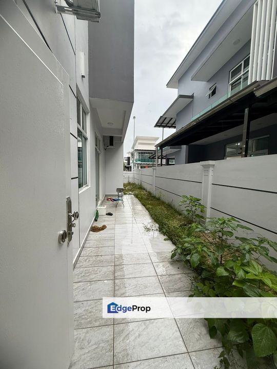 FOR SALE Exteneded and renovated 2 Storey Cluster, Mutiara Bestari @ Mutiara Rini , Skudai , Johor, Skudai