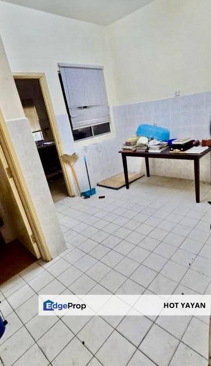 Taman Puncak Jalil, Double Storey Terrace House for Sale Partially Furnished, Selangor, Seri Kembangan