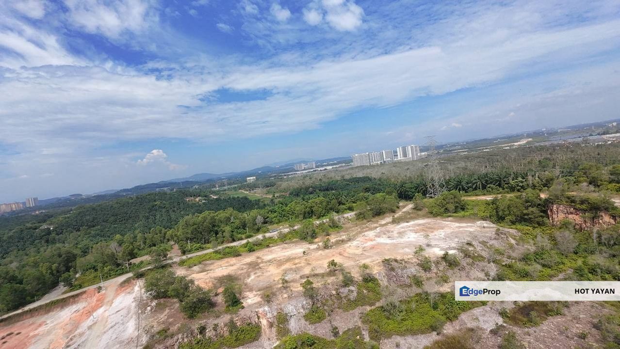 A residential status plot of land situated at Bukit Damar, in close proximity to Cyberjaya, is offered for Sale, Selangor, Dengkil