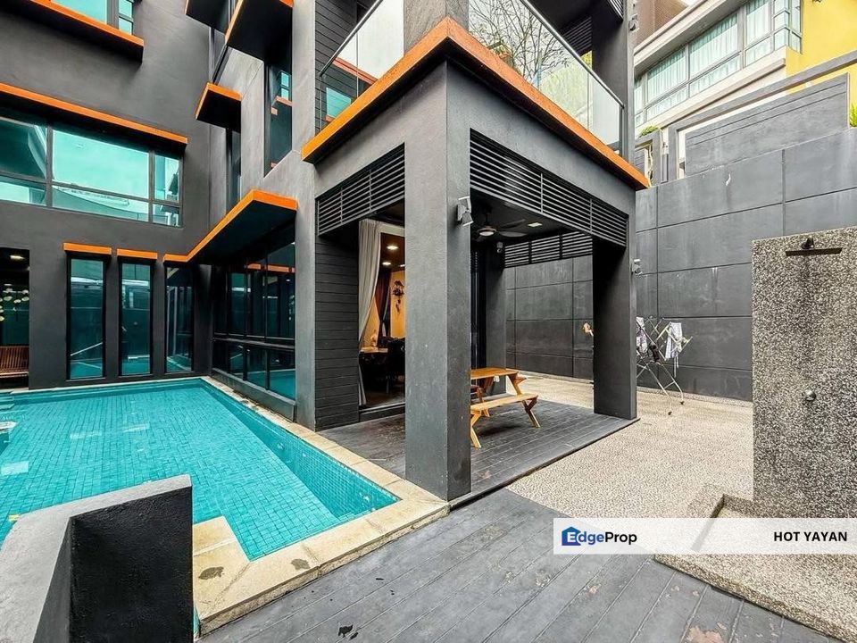 3 Storey Bungalow at Sering Ukay, Ampang for Sale Fully furnished with Private Lift & Private Pool, Selangor, Ampang