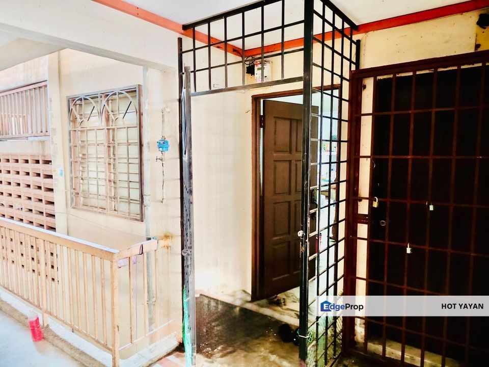 Seksyen 7 Shah Alam Flat PKNS for Sale Partially Furnished, Selangor, Shah Alam