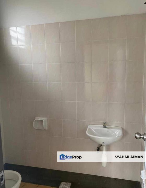 Jalan Tok Janggut, Shah Alam Selangor, Corner Unit G Floor Pangsapuri Tun Teja 1 For Sale, Selangor, Shah Alam
