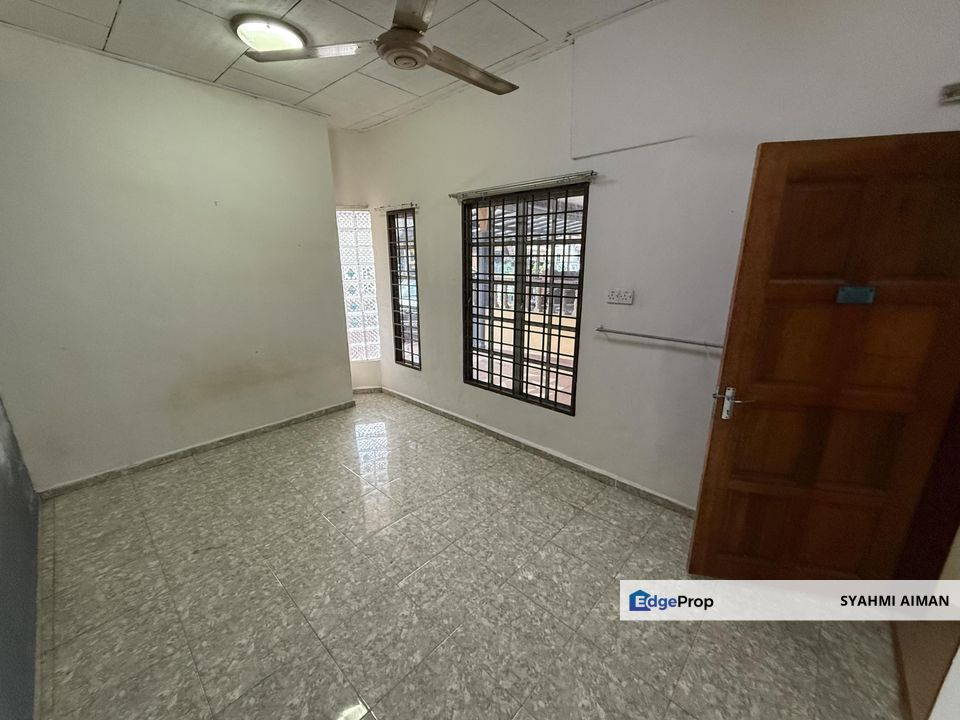 Seksyen 16, Bandar Baru Bangi Selangor, Extended 1.5-Storey Terrace House For Sale, Partially Furnished, Selangor, Bangi