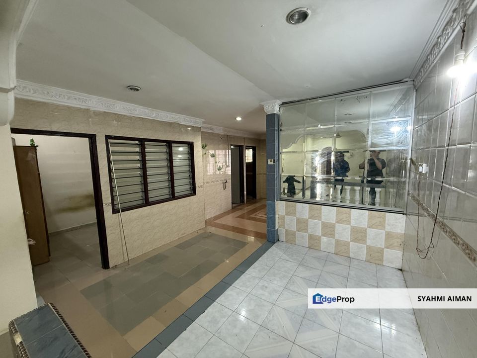 Seksyen 16, Bandar Baru Bangi Selangor, Extended 1.5-Storey Terrace House For Sale, Partially Furnished, Selangor, Bangi
