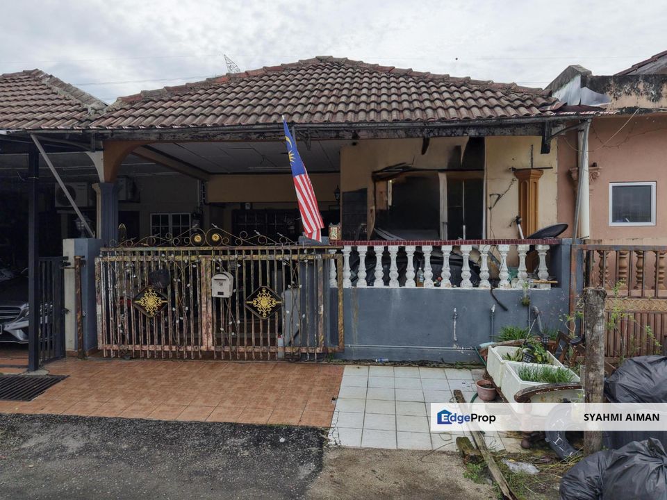Seksyen 16, Bandar Baru Bangi Selangor, Extended 1.5-Storey Terrace House For Sale, Partially Furnished, Selangor, Bangi