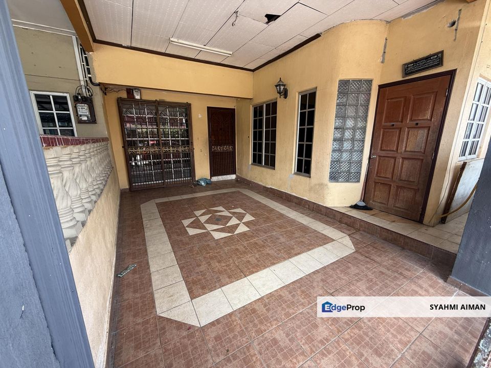Seksyen 16, Bandar Baru Bangi Selangor, Extended 1.5-Storey Terrace House For Sale, Partially Furnished, Selangor, Bangi