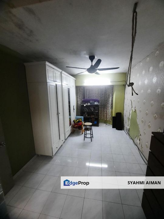 Taman Cahaya Ampang KL, Corner Unit First Floor Bella Vista Condo For Sale, Partially Furnished, Selangor, Ampang