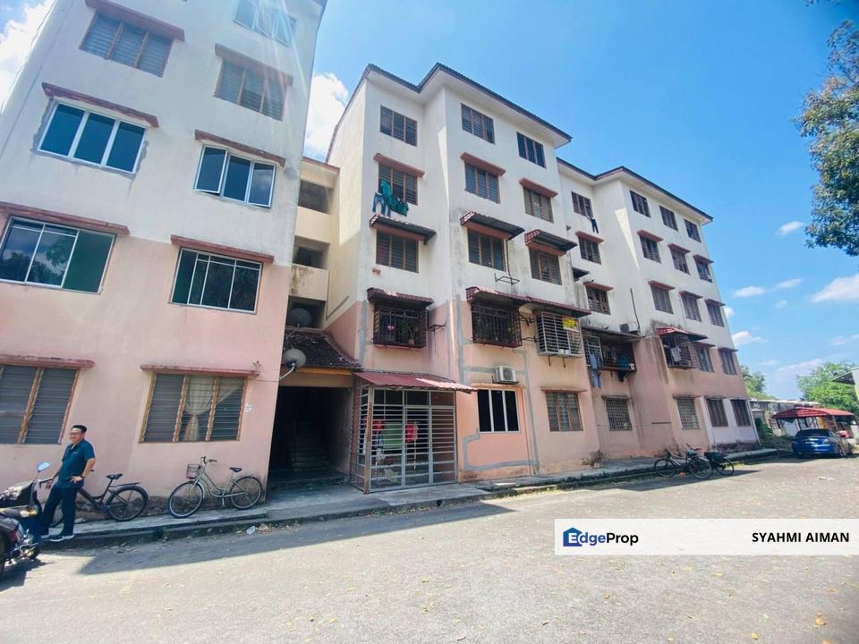 Taman Baiduri Jaya, Kajang Selangr, Floor 1 Flat Taman Baiduri Jaya For Sale, Renovated, Selangor, Semenyih